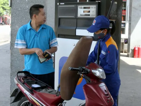 Giá xăng sẽ tiếp tục giảm mạnh?