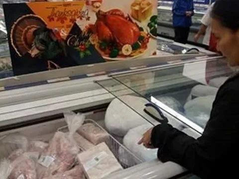 Thịt ngoại giá rẻ bày bán tràn lan trong siêu thị