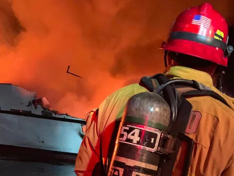 Cháy thuyền lặn ngoài khơi California, xác định 8 người chết, 26 người mất tích