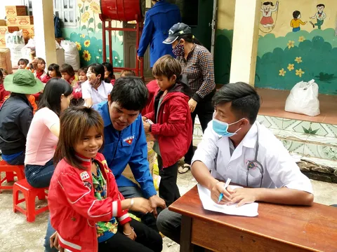 Mang hơi ấm đến cho cho trẻ em vùng khó