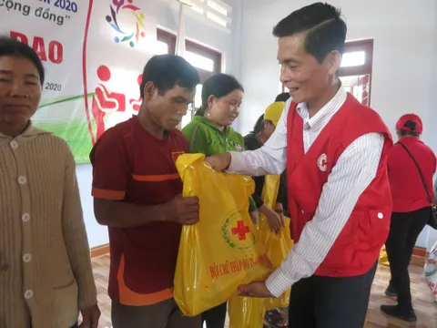 Chợ nhân đạo tiếp tục đến với đồng bào vùng cao