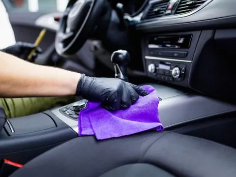 Cần khử trùng ô tô trong mùa dịch Covid