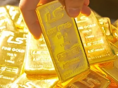 Giá vàng trong nước giảm mạnh do tâm lý chốt lời