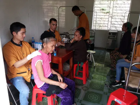Khám, chữa bệnh nhân đạo cho nhân dân xã vùng biên giới