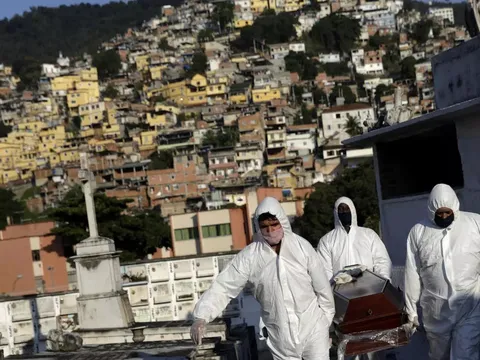 Brazil vượt Italia về số ca tử vong vì Covid-19