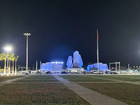 Khánh thành ‘Tượng đài Hồ Chí Minh với nhân dân Quảng Bình’