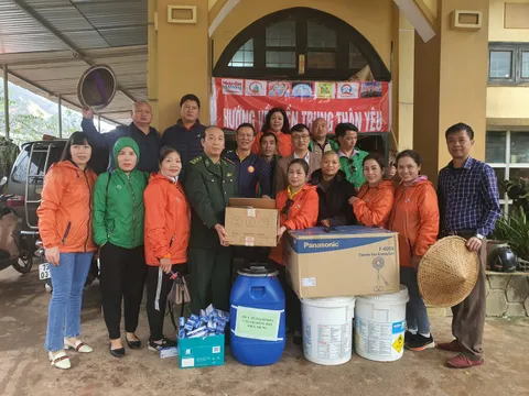 San sẻ yêu thương cho bà con vùng lũ Quảng Bình