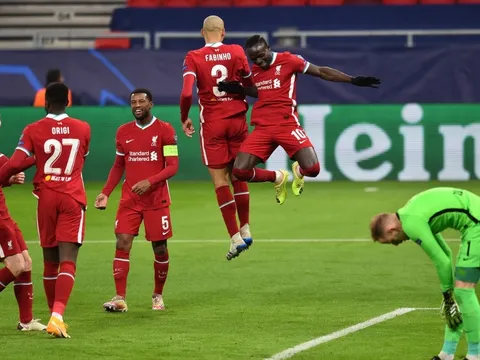 Salah và Mane tỏa sáng giúp Liverpool vào tứ kết Champions League