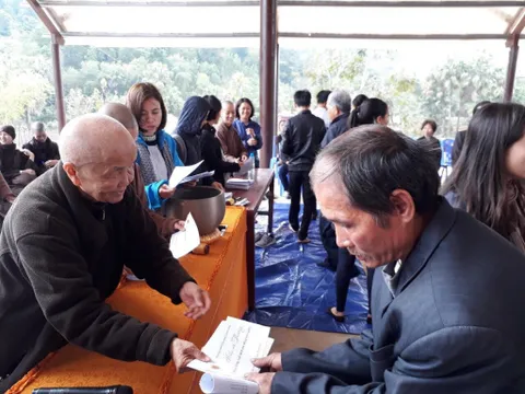 Thanh Hóa: Tặng hàng trăm suất quà cho các hộ gia đình nghèo trên địa bàn