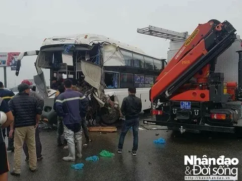 Hàng loạt xe tông nhau trên cao tốc Pháp Vân - Cầu Giẽ