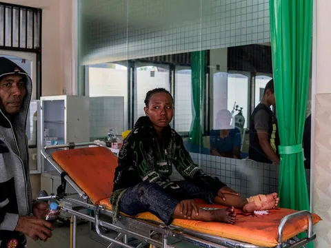 3 ngày sau thảm họa kép tại Indonesia: Khó khăn chồng chất