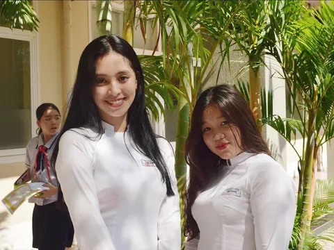 Ngắm nhan sắc đời thường không son phấn của tân hoa hậu Trần Tiểu Vy