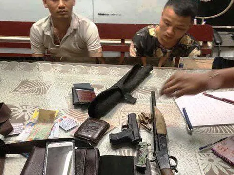 Bắt giữ cặp đôi 9X tàng trữ vũ khí trái phép