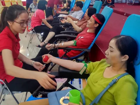 Nghệ An: Tiếp nhận 1.226 đơn vị máu tại chương trình Hành trình Đỏ