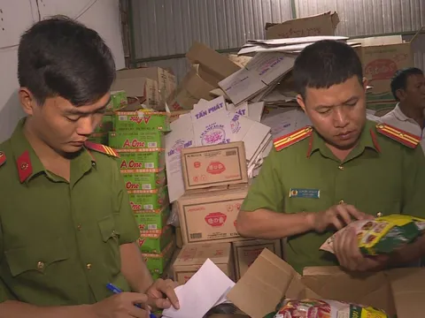 Phát hiện hơn 10 tấn hạt nêm, bột ngọt không rõ nguồn gốc, xuất xứ