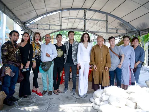 Chuyến đi mang yêu thương về với vùng biển nghèo Bình Thuận