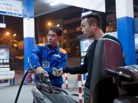 Giá xăng tiếp tục giảm nhẹ từ chiều nay 1/6