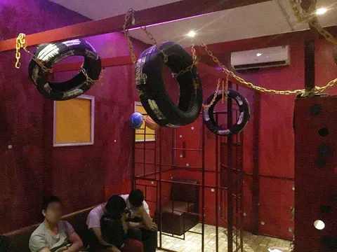 Gần 20 nam thanh niên quan hệ đồng tính trong tiệm gội đầu ở Sài Gòn