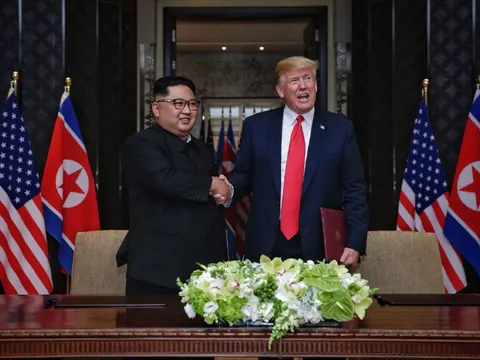 5 lần bắt tay, 4 cam kết lớn trong ngày lịch sử Kim - Trump