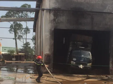 Nổ lớn trong công ty, 4 công nhân thương vong