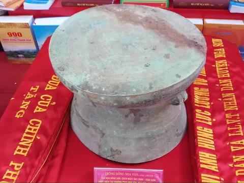 Khai mạc triển lãm 'Thanh Hóa xưa và nay' mừng kỷ niệm 990 năm Thanh Hóa