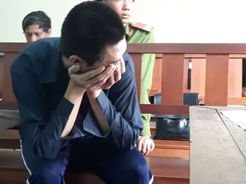 Y án sơ thẩm với gã cha dượng đồi bại