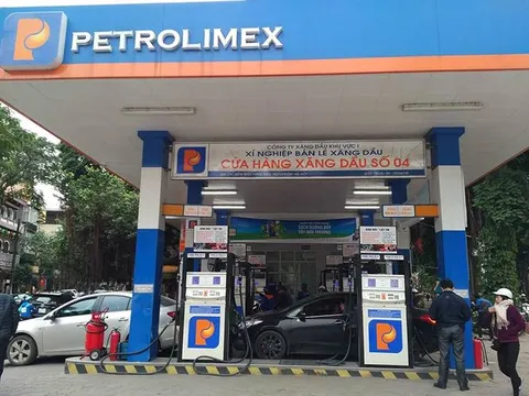 Tăng giá dầu, giữ nguyên giá xăng