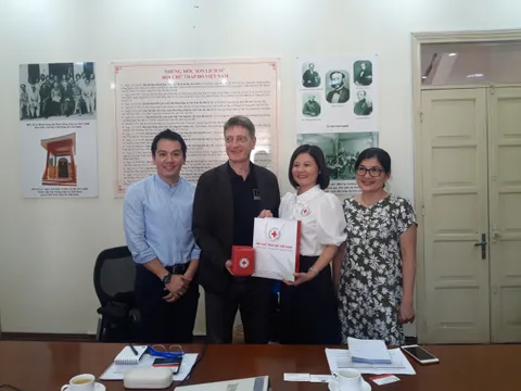 Hội Chữ thập đỏ Việt Nam và ECHO làm việc về dự án 'Cứu trợ khẩn cấp sau mưa lũ'