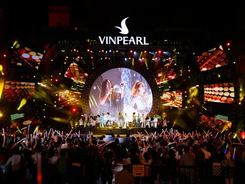 Hàng ngàn khán giả Vinpearl cháy hết mình cùng đêm nhạc Boney M