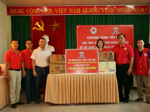 Tặng 2.100 phần quà cho trẻ em tỉnh Phú Thọ