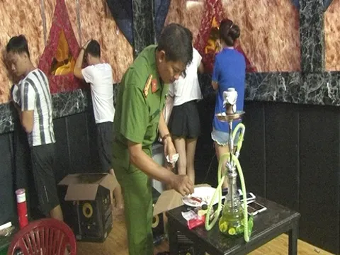 25 thanh niên thác loạn trong nhà nghỉ dương tính với ma tuý