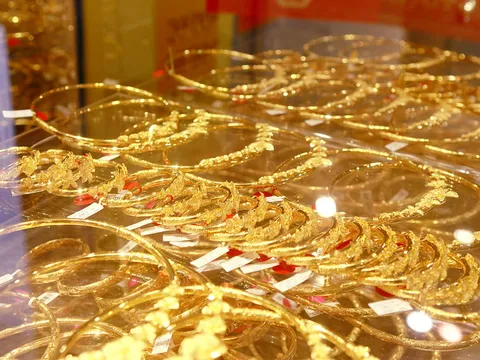 Giá vàng hôm nay 17/11: Vàng trong nước tăng vọt