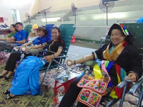 Các dân tộc huyện Cư M’gar chia sẻ giọt máu đào