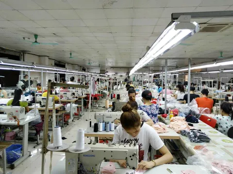 Chàng trai bại liệt tặng ‘cần câu cơm’ cho người khuyết tật