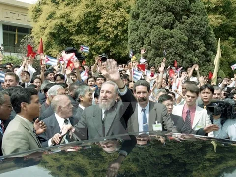 Lãnh tụ Cuba Fidel Castro -  Nguồn cảm hứng tiếp sức cho  nhân dân Việt Nam