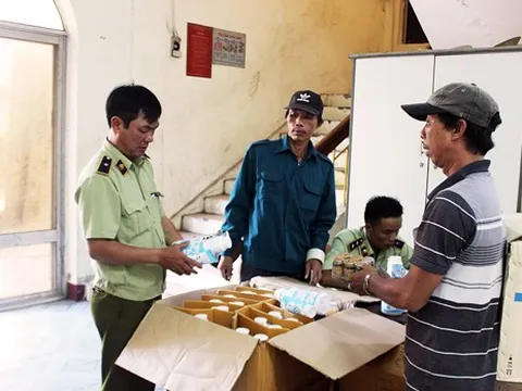 Bắt giữ gần 2 tấn hàng không rõ nguồn gốc tại Phú Yên