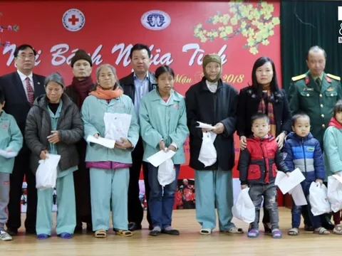 Phú Thọ: Trao tặng 1.000 chiếc bánh chưng "nghĩa tình” cho bệnh nhân nghèo