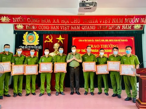 Thanh Hóa: Trao thưởng cho các tập thể, cá nhân có thành tích xuất sắc trong đấu tranh trấn áp tội phạm