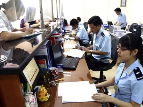 Doanh nghiệp không sử dụng tiền mặt nộp thuế, phí Hải Quan từ ngày 1/4