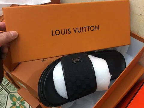 Phát hiện hai website bán hàng giả nhãn các thương hiệu, thu giữ hàng nghìn sản phẩm