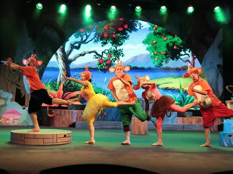 Hà Nội: Diễu hành carnaval tại phố đi bộ Hồ Gươm