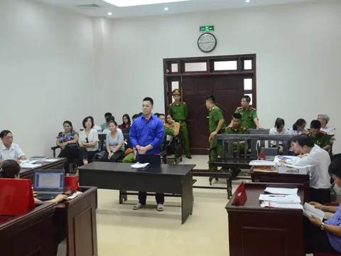 Cựu cán bộ ngân hàng dâm ô bé gái ở Hà Nội lĩnh án 2 năm tù giam