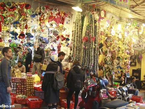 Hàng Việt chiếm lĩnh thị trường Giáng sinh 2017