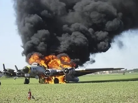 Rơi máy bay ném bom B-17 khiến 7 người thiệt mạng