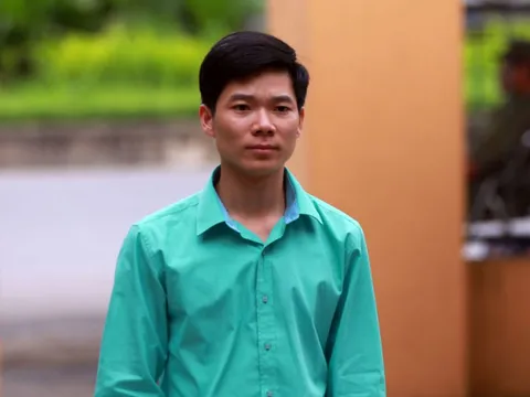 Bác sĩ Hoàng Công Lương lĩnh 42 tháng tù giam
