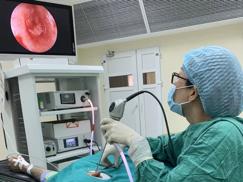 Nam thanh niên bị thủng màng nhĩ do pháo nổ