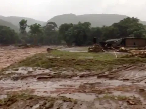 Hơn 120 người chết do bão nhiệt đới Idai đổ bộ Mozambique và Zimbabwe