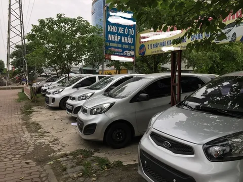 "Bật bãi" ở phố, lái buôn xe cũ lũ lượt chuyển về quê
