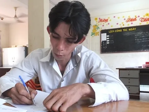 Bắt giam nghi phạm trộm chó đập kính xe đám cưới