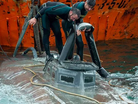 Bắt giữ tàu ngầm chở ma tuý vào châu Âu